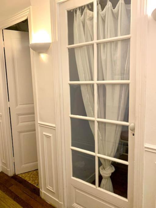 Full House Canal Saint-martin Appartement Parijs